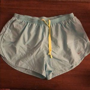 Nike running shorts xl